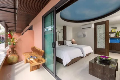 Deluxe tweepersoonskamer met tweepersoonsbed of twee aparte bedden — Naina Resort & Spa