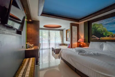 Grand Deluxe tweepersoonskamer met tweepersoonsbed of twee aparte bedden en toegang tot het zwembad — Naina Resort & Spa